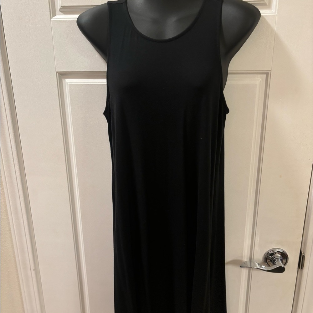 Black Sleeveless Dress